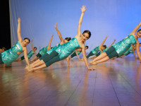 "Moderno" (3)
